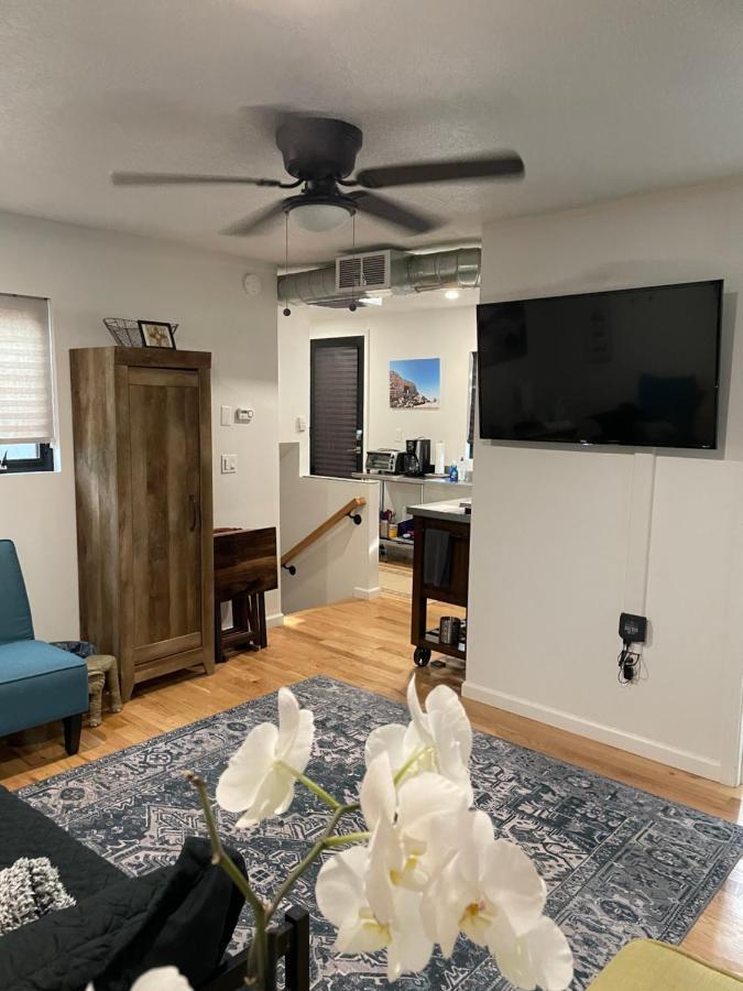 The Upper Room At Casa1022 Compound Αλμπουκέρκι Εξωτερικό φωτογραφία